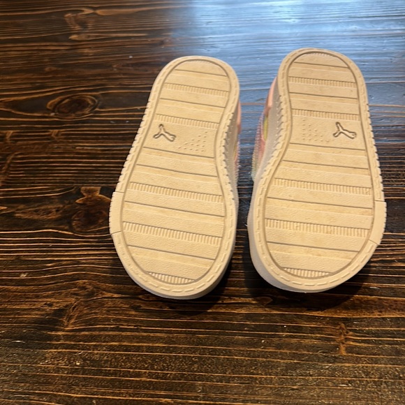 Toddler Puma Tennis Shoes - Picture 2 of 3